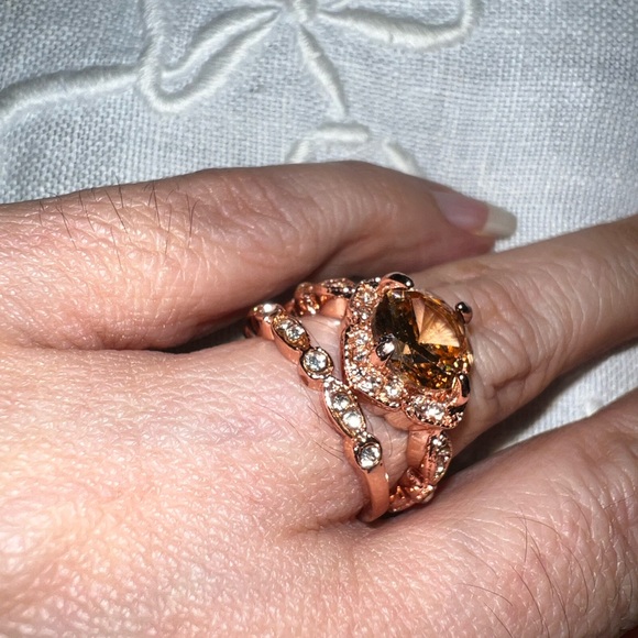 Beautiful cz morganite gold rose plated ring set size 7 - Picture 5 of 5